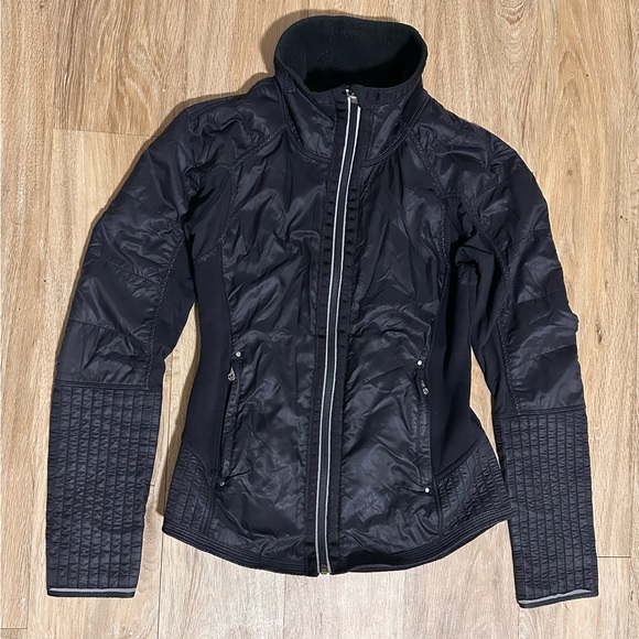 LULULEMON WARM JACKET WITH FLEECE LINING, SIZE SMALL OR